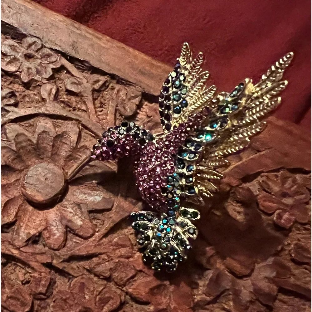 Vintage hummingbird brooch , greens & purple tones‎